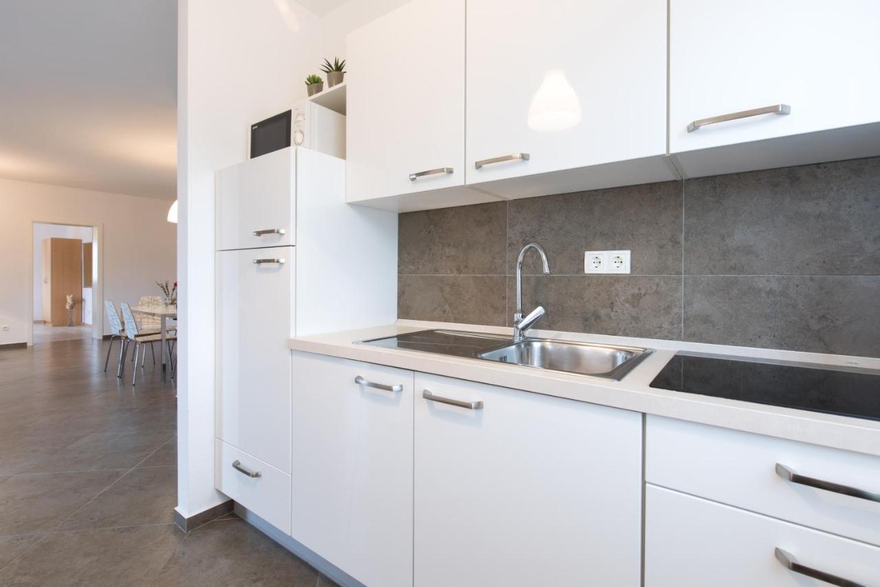 Apartmani Laura Krk 克尔克 外观 照片