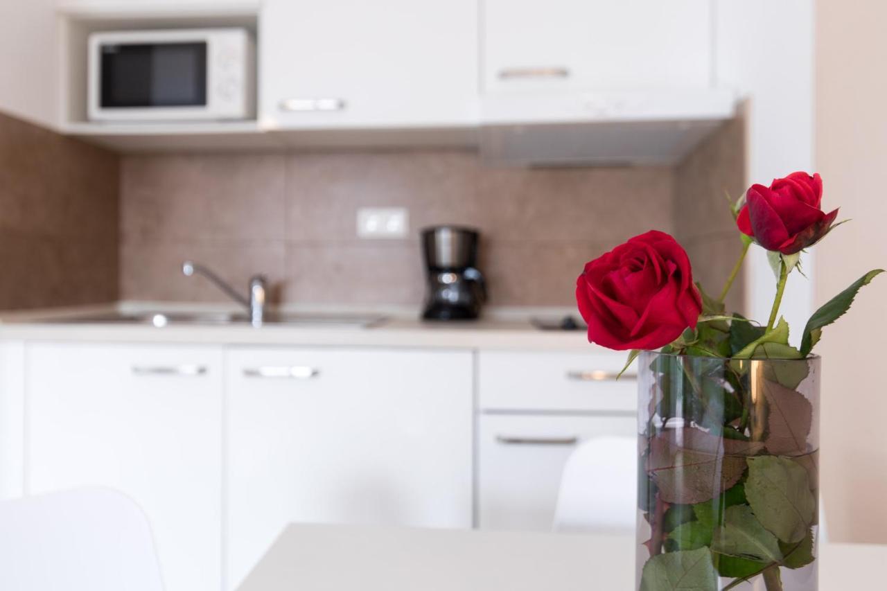 Apartmani Laura Krk 克尔克 外观 照片