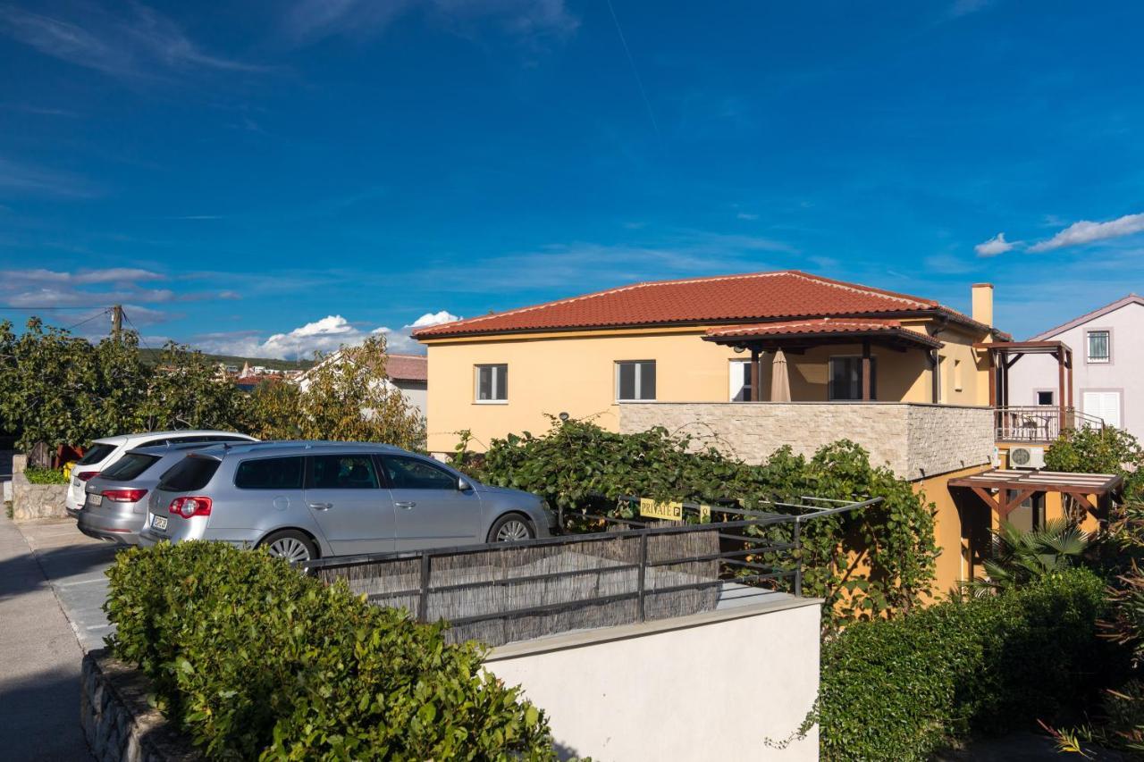 Apartmani Laura Krk 克尔克 外观 照片