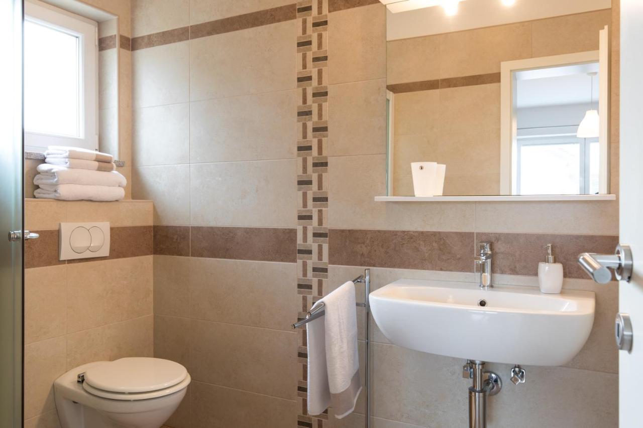 Apartmani Laura Krk 克尔克 外观 照片